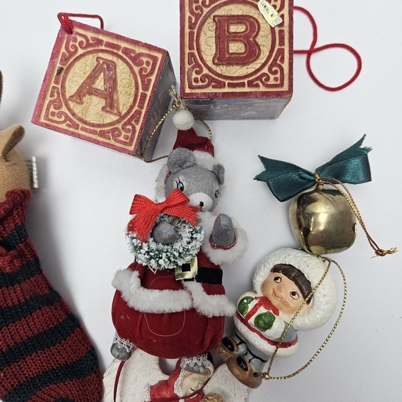 Vintage Christmas Ornaments lot of 9 - Picture 4 of 9